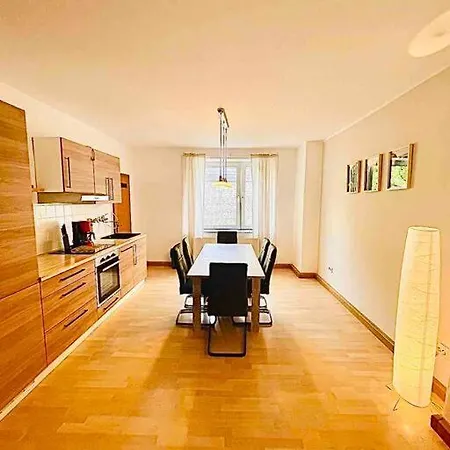 Zentrale Wohnung, Komplette Ausgestattet-neue Moebel * 보훔