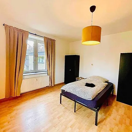 Zentrale Wohnung, Komplette Ausgestattet-neue Moebel Bochum