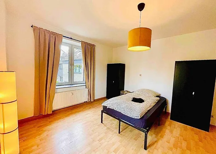 Zentrale Wohnung, Komplette Ausgestattet-neue Moebel Bochum